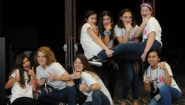 grit-girls_funny-pose